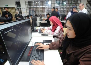 HUBUNGAN antara bahasa Melayu, kecerdasan buatan (AI) dan ekonomi saling berkait dalam pembinaan tamadun digital Malaysia.