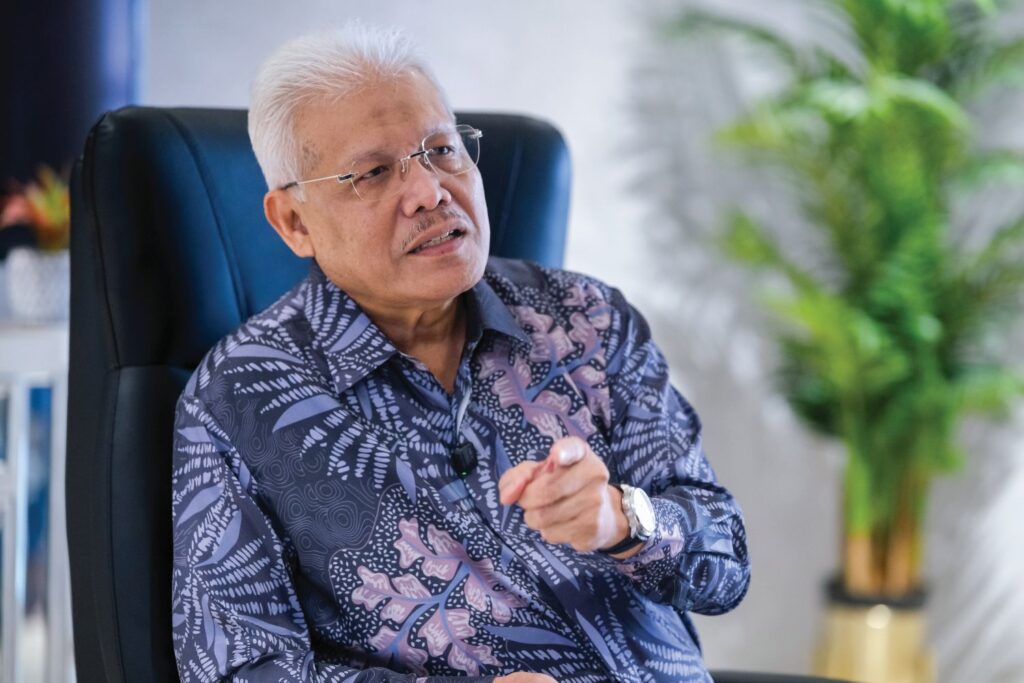 Terajui parti sedia  ada lebih strategik untuk Hamzah?