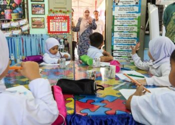 PENDIDIKAN yang berjaya ialah  yang membina watak, nilai dan keutuhan diri.