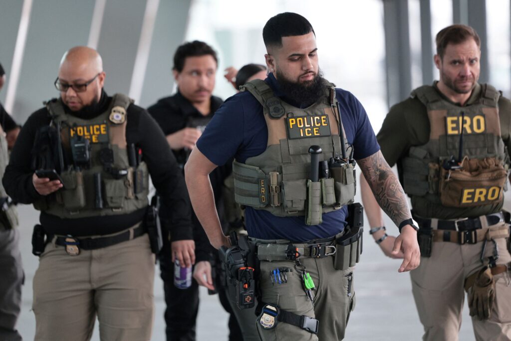 Anggota ICE dikerah ke lapangan terbang AS