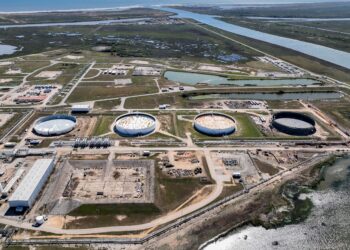 GAMBAR fail kemudahan simpanan Rizab Petroleum Strategik di Bryan Moundt. Texas. - AFP