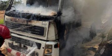 SEORANG kanak-kanak lelaki berusia 4 tahun rentung dalam kejadian kebakaran sebuah lori di Iskandar Halal Park, Cahaya Baru, Pasir Gudang.