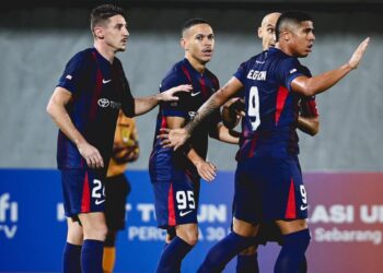 PEMAIN JDT meraikan kejayaan menumpaskan Penang FC dalam aksi Liga Super.