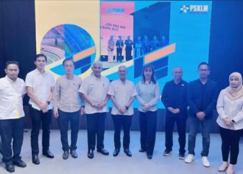 AZMEE Nin (tengah) bersama barisan kepemimpinan PSKLM untuk tempoh 2026 - 2028.