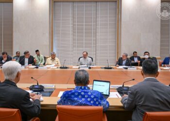 ANWAR Ibrahim mempengerusikan Mesyuarat Khas Majlis Tindakan Ekonomi Negara (MTEN) di Putrajaya.-FB ANWAR IBRAHIM