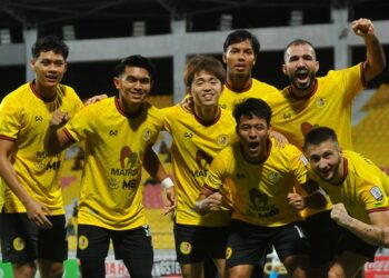 PEMAIN NSFC meraikan kejayaan menumpaskan PDRM 6-1 dalam saingan Liga Super di Stadium Majlis Perbandaran Selayang.-IHSAN NSFC