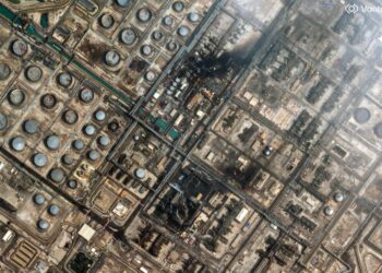 IMEJ satelit memaparkan kerosakan di kilang penapisan Ras Tanura, Arab Saudi milik Saudi Aramco. - AFP