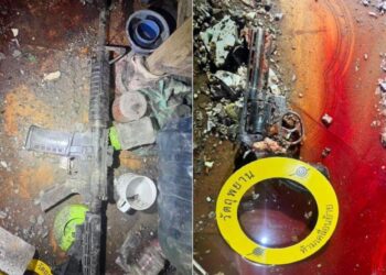 RAIFAL M4 dan pistol SIG Sauer .38 yang dirampas daripada seorang anggota kumpulan pemisah yang ditembak mati di Pattani, Thailand mempunyai sejarah hitam melibatkan kematian 16 individu. – IHSAN ISOC4