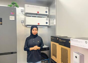 AIN Hamdan mengakui permintaan pendingin hawa di kedai elektronik di  Mid Valley Megamall meningkat berikutan cuaca panas yang melanda sekarang.
