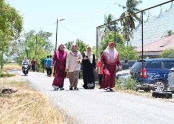 ORANG ramai dinasihat supaya memilih waktu bersesuaian seperti pada waktu malam jika mahu menjalankan aktiviti luar rumah termasuk kunjung-mengunjung sempena Aidilfitri susulan cuaca panas ketika ini.