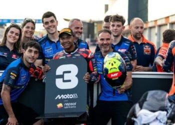 Hakim Danish (tengah) beraksi cemerlang pada sesi kelayakan 2 GP Brazil yang merupakan perlumbaan pusingan kedua bagi musim 2026 di Litar Antarabangsa Ayrton Senna, Brazil, awal pagi tadi. - Ihsan SIC Racing