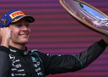 Pemandu pasukan Mercedes, George Russell menjuarai perlumbaan Grand Prix Australia di litar Albert Park, Melbourne, kelmarin. - AFP