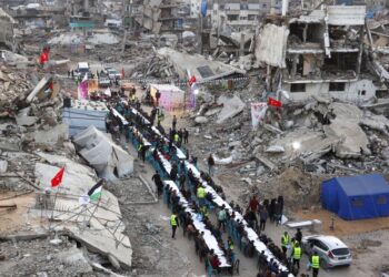 MASYARAKAT Gaza tetap menunjukkan semangat ketabahan luar biasa dengan menghias khemah dan berkongsi apa sahaja yang ada untuk mengekalkan suasana Ramadan dan Aidilfitri.