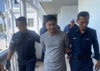 MUHAMMAD Nurhakim Ridzuan Shah dihadapkan ke Mahkamah Majistret, Ayer Keroh, Melaka atas pertuduhan menyimpan gambar lucah.