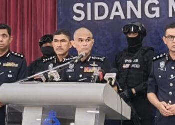 SHAZELI Kahar ditemui pemberita pada sidang akhbar di Ibu pejabat Polis Kontinjen Selangor, di Shah Alam, Selangor, hari ini. - UTUSAN/MOHD. FARHAN DARWI