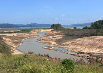 KEADAAN takungan air di Empangan Muda yang kini berada pada paras membimbangkan iaitu 8.04 peratus.