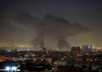 ASAP menjulang akibat letupan di Teheran akibat serangan musuh Iran. - AFP