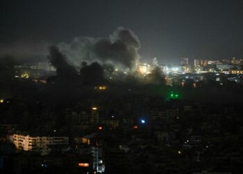 ISRAEL melancarkan serangan ke atas pinggi Beirut, awal hari ini. - AFP