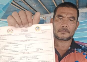 MUHAMAD SOFI Abdullah yang hanya memiliki sijil kelahiran sebagai dokumen pengenalan diri bimbang akan meninggal dunia tanpa menerima taraf kewarganegaraan Malaysia sejak 46 tahun lalu.