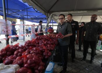KAMALLUDIN Ismail pada Sesi Walkabout Skim Harga Maksimum Musim Perayaan (SHMMP) Hari Raya Aidilfitri 2026 di Pejabat KPDN Perak di Ipoh.