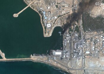 GAMBAR satelit menunjukkan kapal yang musnah di Teluk Oman. - AFP