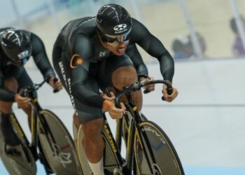 Muhammad Ridwan Sahrom, Mohd Akmal Nazimi Jusena serta Muhammad Fadhil Zonis gagal membutirkan pingat dalam acara pecut lelaki berpasukan Kejohanan Berbasikal Trek Asia (ACC) 2026 di Tagaytay, Filipina, semalam. - IHSAN KONFEDERASI BASIKAL ASIA