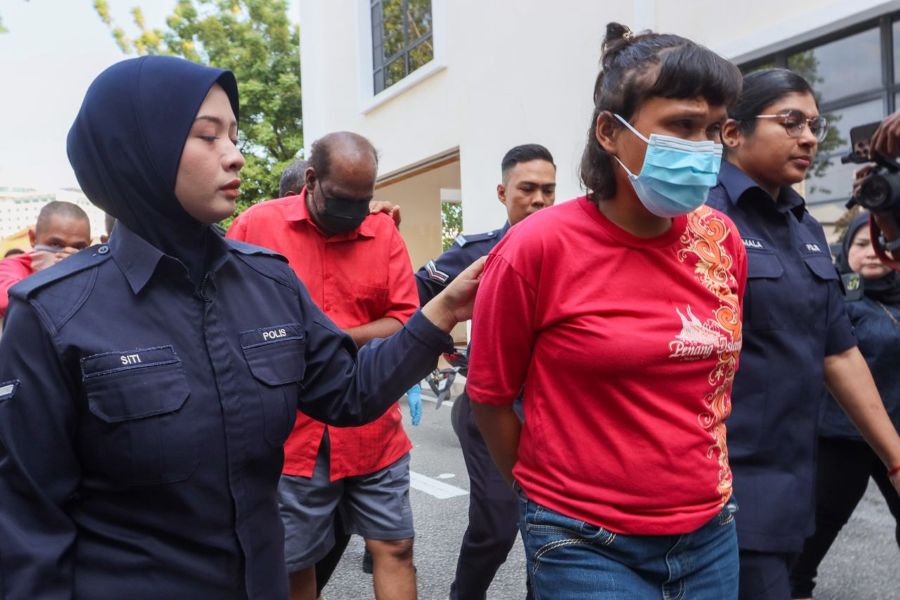 Dua dipenjara 12 bulan buat aksi lucah di kubur Cina