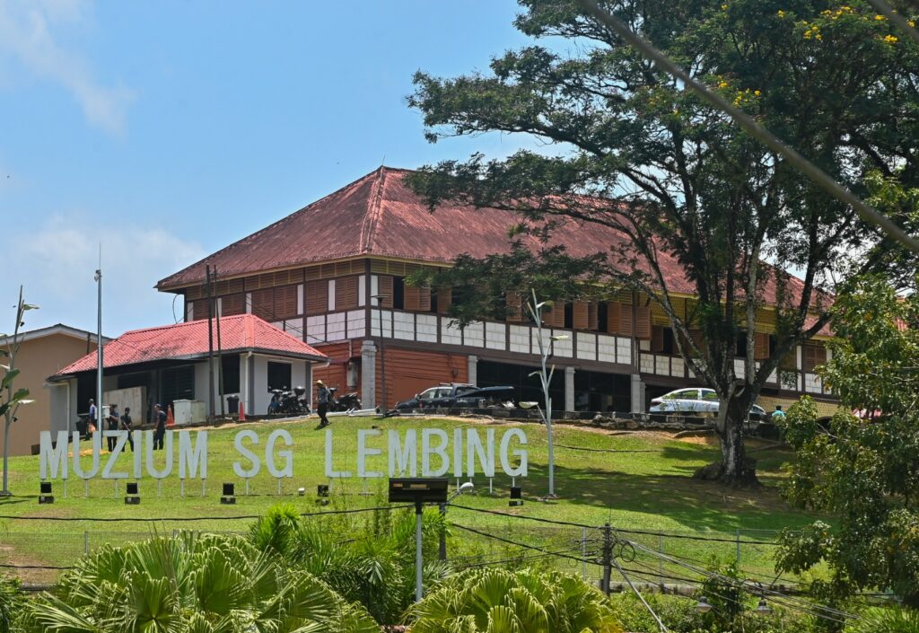 Pekan lombong kian sepi