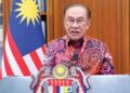 ANWAR Ibrahim ketika menyampaikan perutusan khas menggariskan langkah strategik negara mendepani krisis tenaga global di Putrajaya, semalam. – Gambar PEJABAT PERDANA MENTERI