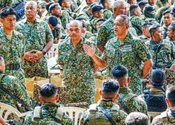 Panglima Tentera Darat ketika memberikan amanat kepada anggota dalam memastikan kesiapsiagaan mempertahankan barisan pertahanan negara.