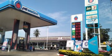 HARGA terkini jualan bahan bakar di Thailand. - UTUSAN/ROHANA ISMAIL