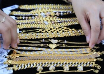 HARGA emas merosot terendah dalam tempoh empat bulan.