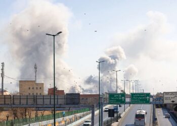 Menyedari kegagalan taktik pembunuhan kepimpinan dan kempen udara untuk menumbangkan Tehran dari dalam, perisikan Israel dikesan cuba menyusup melalui proksi militan Kurdish di utara Iran. – AFP