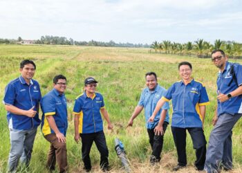 SISTEM pam air solar menjimatkan kos dan mengatasi masalah pengairan berikutan kemarau di Kampung Kersek, Mata Ayer, Perlis.