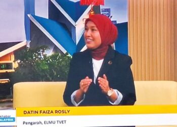 FAIZA ROSLY menerangkan sesuatu mengenai program TVET ELMU dalam satu program televisyen baru-baru ini.