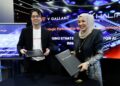 KETUA Pegawai Operasi v Gallant, Dr. Chan Wai Mun dan Pengarah Urusan Khalifa Intelligence, Toh Puan Seri Wan Hidayah Wan Ismail bertukar memorandum perjanjian persefahaman pada Majlis Perasmian V Gallant, di KL Eco City, di sini hari ini. - UTUSAN/SHIDDIEQIIN ZON