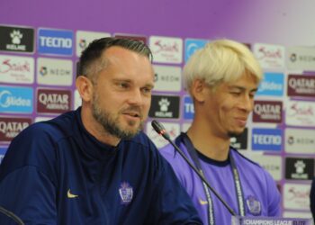 BARTOSCH Gaul bersama pemain Sho Sasaki pada sidang akhbar menjelang aksi pertama pusingan 16  ACLE menentang JDT di Stadium Sultan Ibrahim, Iskandar Puteri hari ini. UTUSAN/RAJA JAAFAR ALI