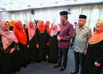 MOHAMAD Hasan menghadiri Majlis Khatam Al-Quran NSWO/Pekerti Negeri Sembilan di Seremban hari ini.-UTUSAN/MOHD. SHAHJEHAN MAAMIN.