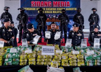 Sidang media mengenai kejayaan Jabatan Siasatan Jenayah Narkotik Polis Diraja Malaysia dalam menumpaskan sindiket pengedaran dadah untuk pasaran tempatan dan antarabangsa bernilai RM180.8 Juta di Dewan Pengaman, Pulapol Kuala Lumpur. / M. FIRDAUS M. JOHARI