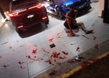 LELAKI cedera disamun empat perompak bersenjata.