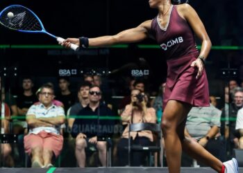 S. Sivasangari sewaktu beraksi menentang Nele Gillis pada separuh akhir Terbuka Australia di Brisbane, Australia, hari ini. - Ihsan Facebook PSA Squash Tour