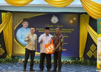 Majlis Penyerahan Sumbangan Bakul Perayaan Sempena Aidilfitri 2026 anjuran 99 Speed Mart disempurnakan oleh Menteri Besar Perlis,  Abu Bakar Hamzah.