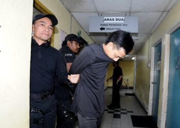 MUHAMMAD Arif Saiyadi
dihadapkan ke Mahkamah Majistret  hari ini atas tuduhan membunuh seorang lelaki senegaranya berhampiran sebuah kelab malam bulan lalu. UTUSAN/RAJA JAAFAR ALI