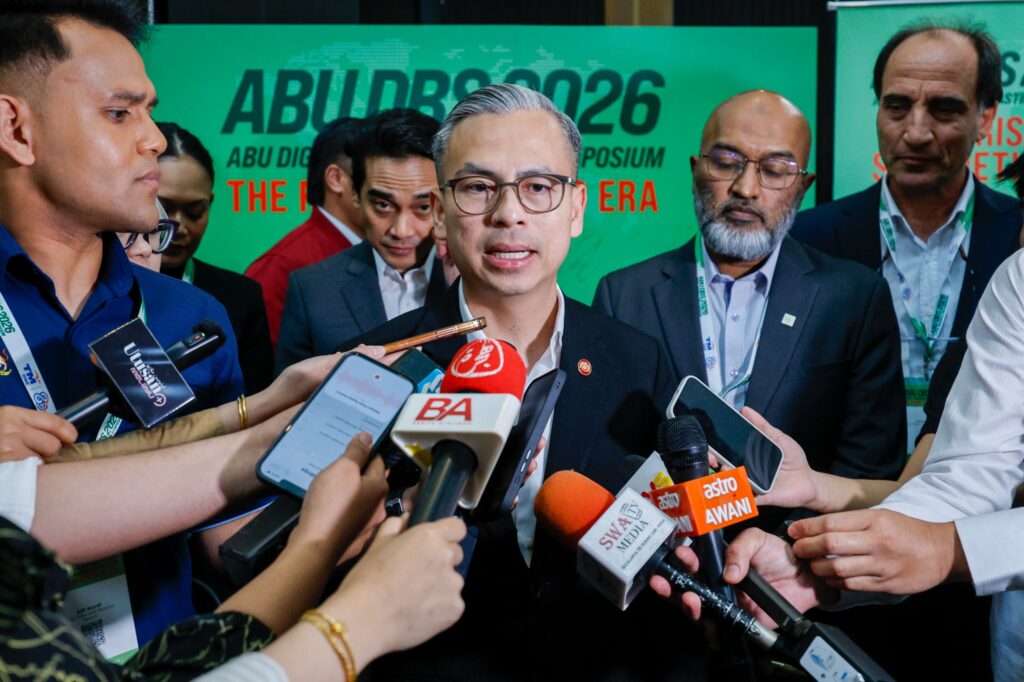 MCMC turunkan 10,000 akaun palsu babitkan kerabat diraja