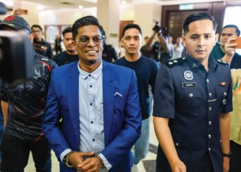 ZAMRI Vinoth mengaku tidak bersalah di Mahkamah Majistret Kuala Lumpur semalam atas tuduhan mencetuskan provokasi agama dan perkauman. – UTUSAN/SADDAM YUSOFF