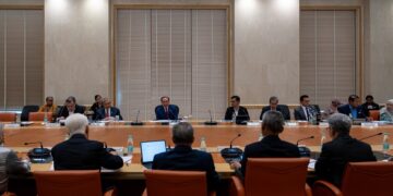 ANWAR Ibrahim ketika mempengerusikan Mesyuarat Majlis Tindakan Ekonomi Negara (MTEN) bagi meneliti perkembangan geopolitik semasa susulan konflik Asia Barat. - FB ANWAR IBRAHIM