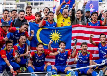 SKUAD Speedy Tigers meraikan kejayaan mara ke separuh akhir selepas menewaskan China 5-4 dalam aksi kelayakan Hoki Piala Dunia 2026 di Ismailia, Mesir, semalam. - FB KONFEDERASI HOKI MALAYSIA
