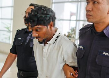 SEORANG lelaki yang memandu di bawah pengaruh alkohol dan dadah sehingga mengakibatkan penunggang motosikal maut di Jalan Raya Barat, Klang, Selangor, kelmarin direman selama empat hari bagi membantu siasatan kes berkenaan.-UTUSAN/SADDAM YUSOFF