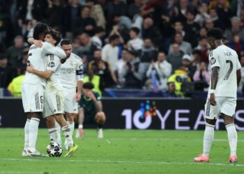PEMAIN Real Madrid meraikan kejayaan mereka apabila menewaskan Manchester City 3-0 dalam kempen Liga Juara-Juara di laman sendiri, semalam. - AFP