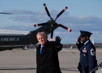 TRUMP mendakwa mengadakan perbincangan dengan seorang pegawai Iran yang namanya tidak didedahkan. - AFP